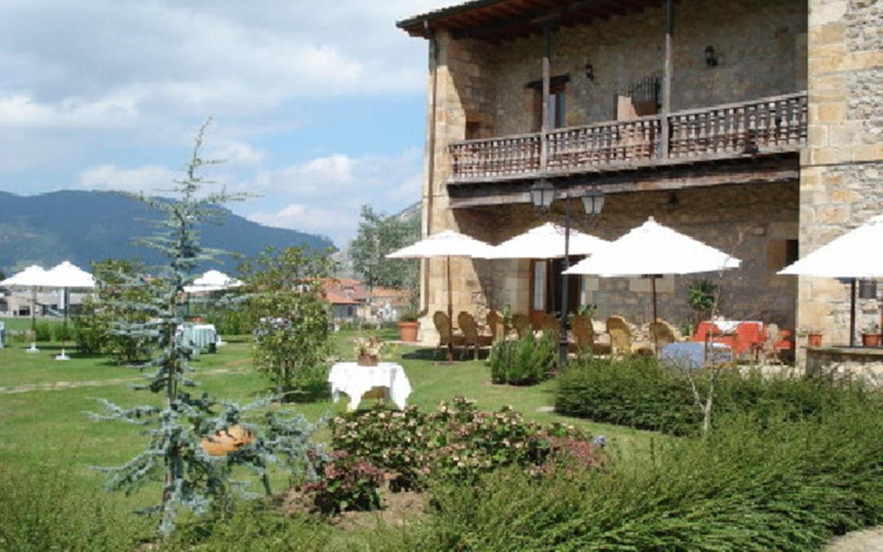 Hotel Palacio Garcia Quijano Corrales De Buelna Kültér fotó
