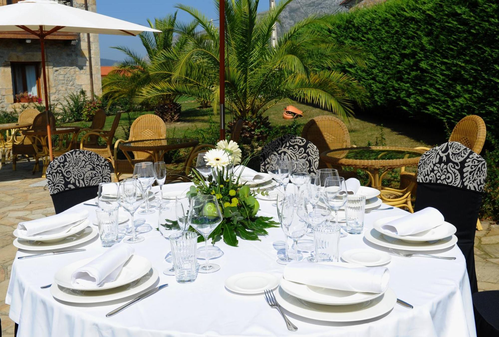Hotel Palacio Garcia Quijano Corrales De Buelna Kültér fotó