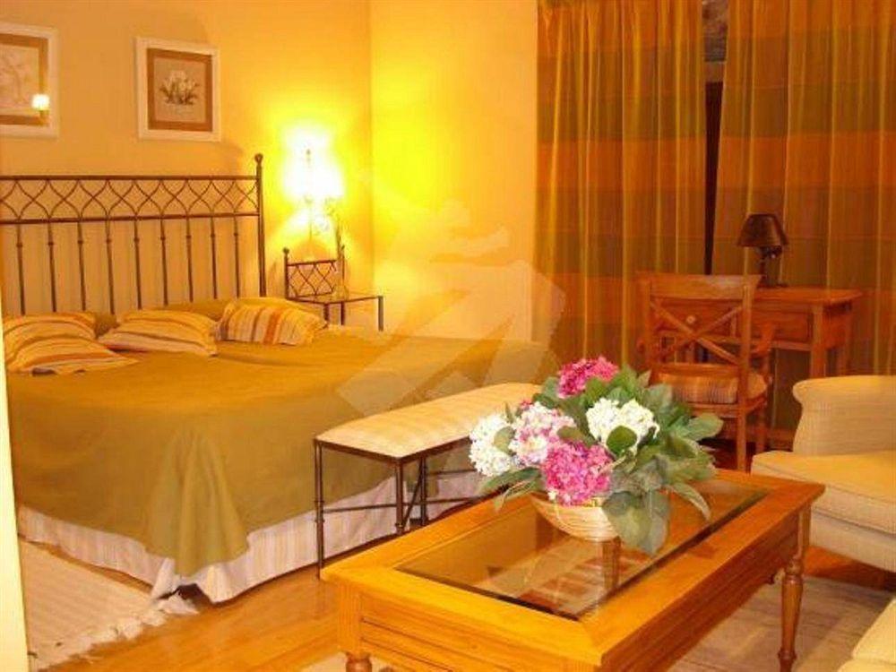 Hotel Palacio Garcia Quijano Corrales De Buelna Kültér fotó