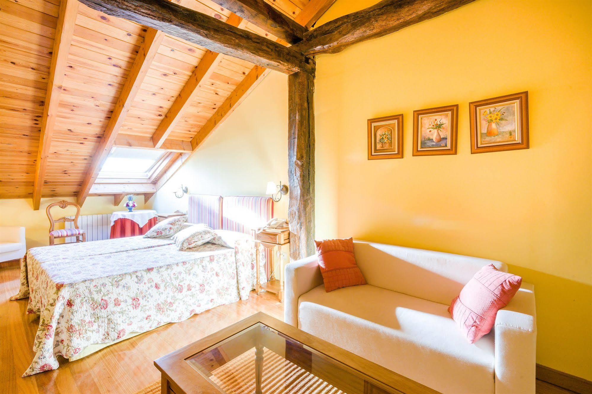 Hotel Palacio Garcia Quijano Corrales De Buelna Kültér fotó