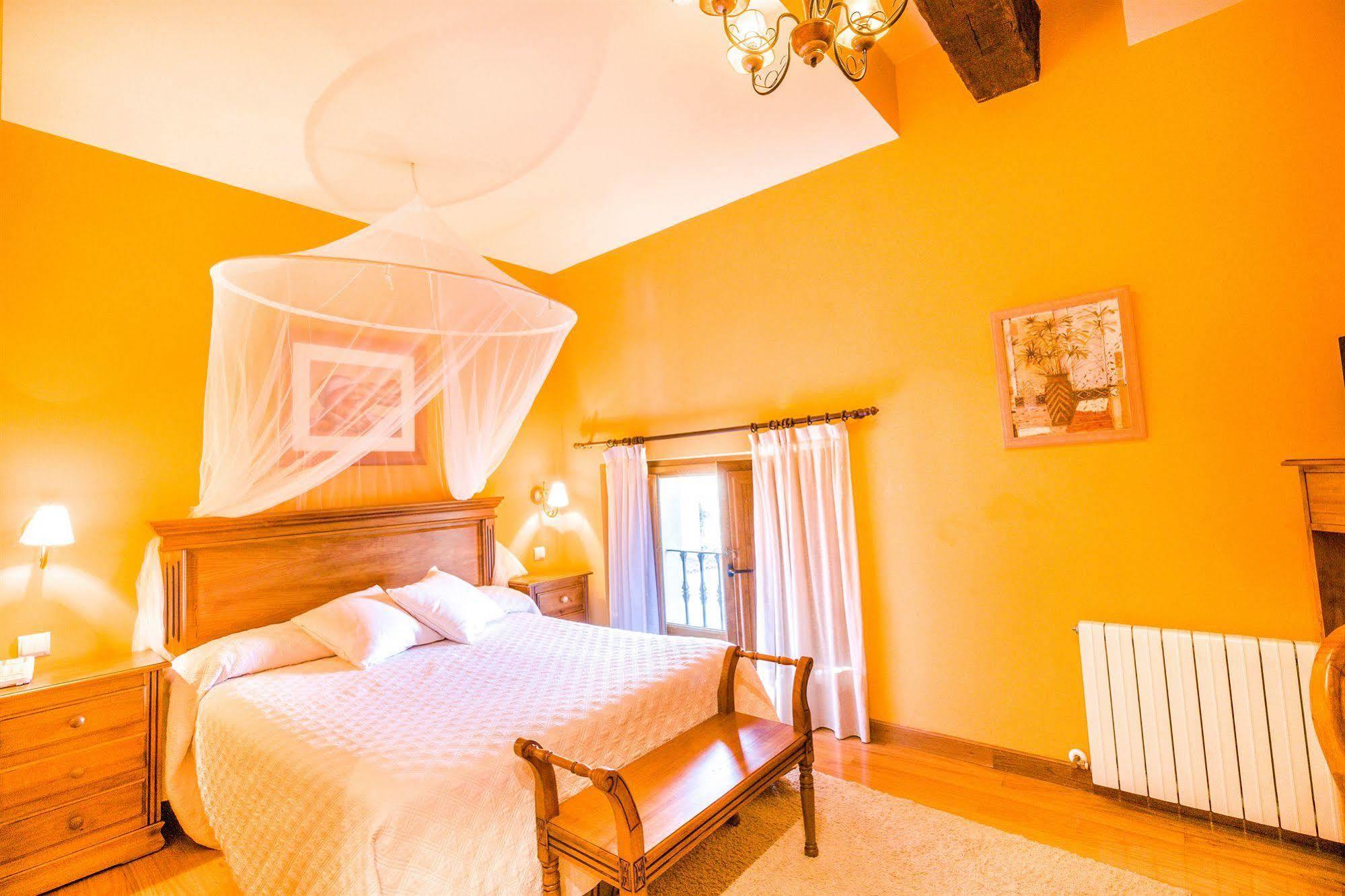 Hotel Palacio Garcia Quijano Corrales De Buelna Kültér fotó